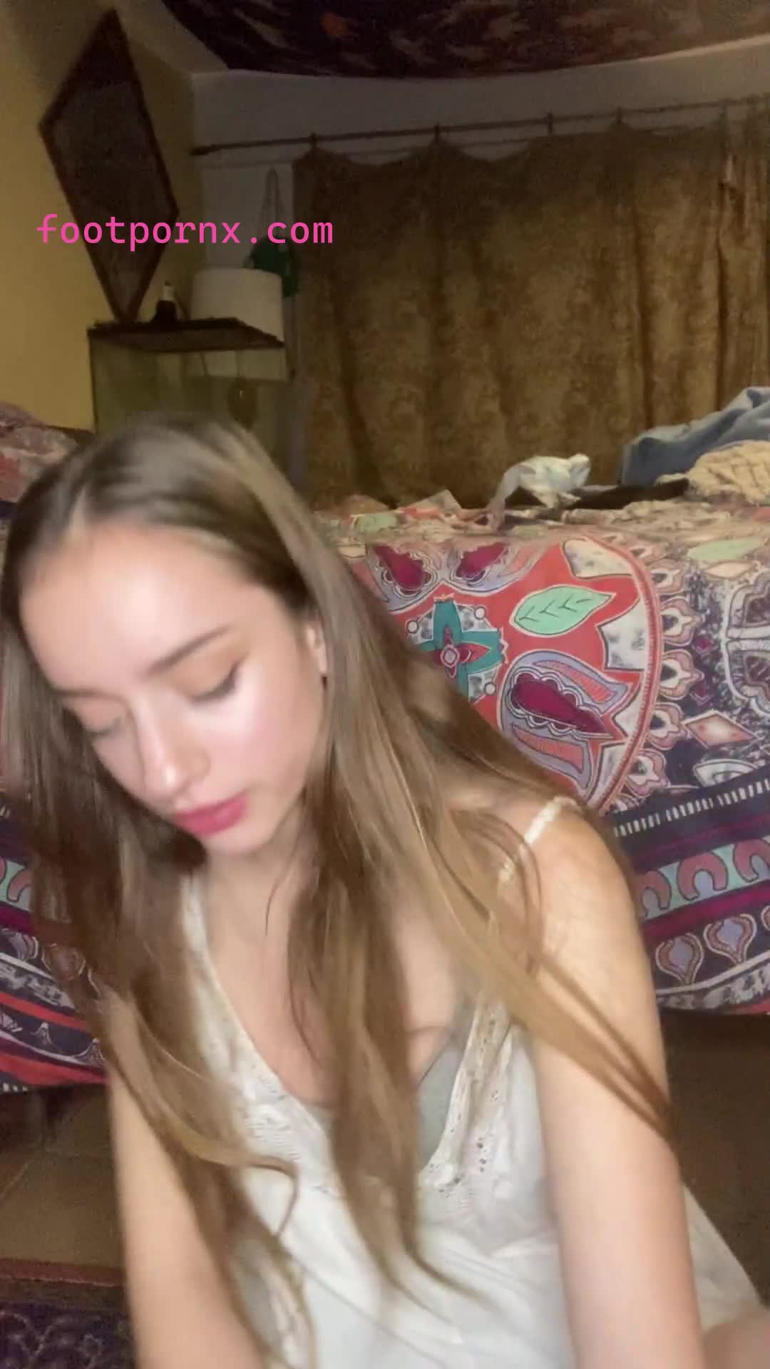 prettylittlef33t57 white girl soles 43