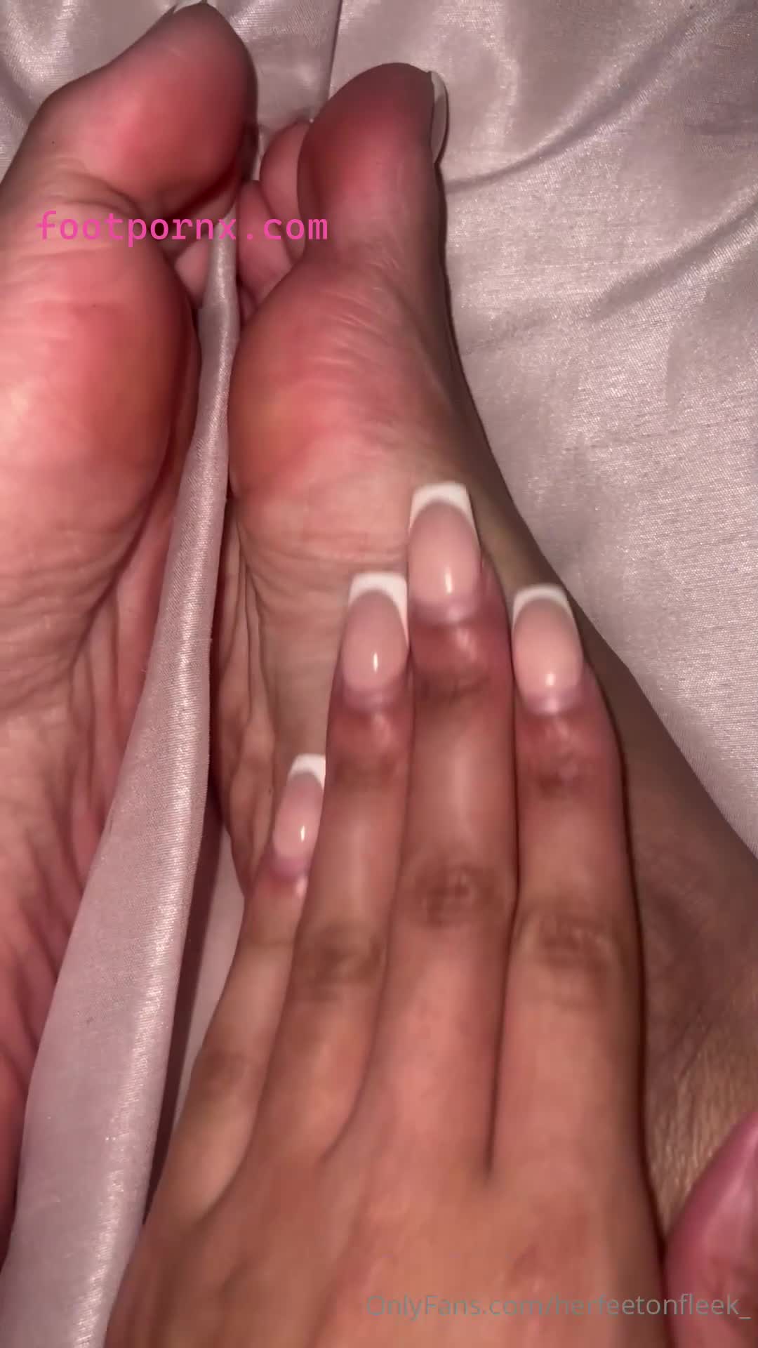 herfeetonfleek_ ebony foot queen super sexy girl 37
