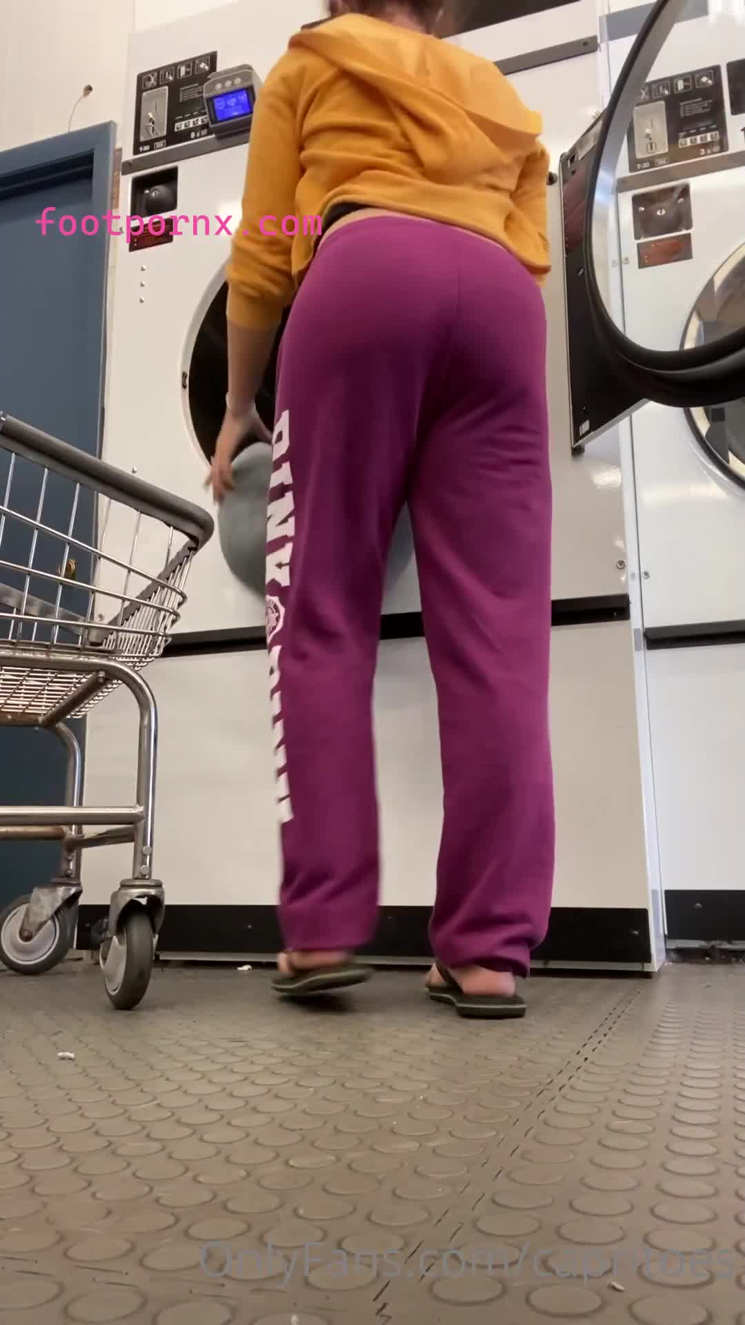 capritoes hot white girl gets her feet worshipped hot 5