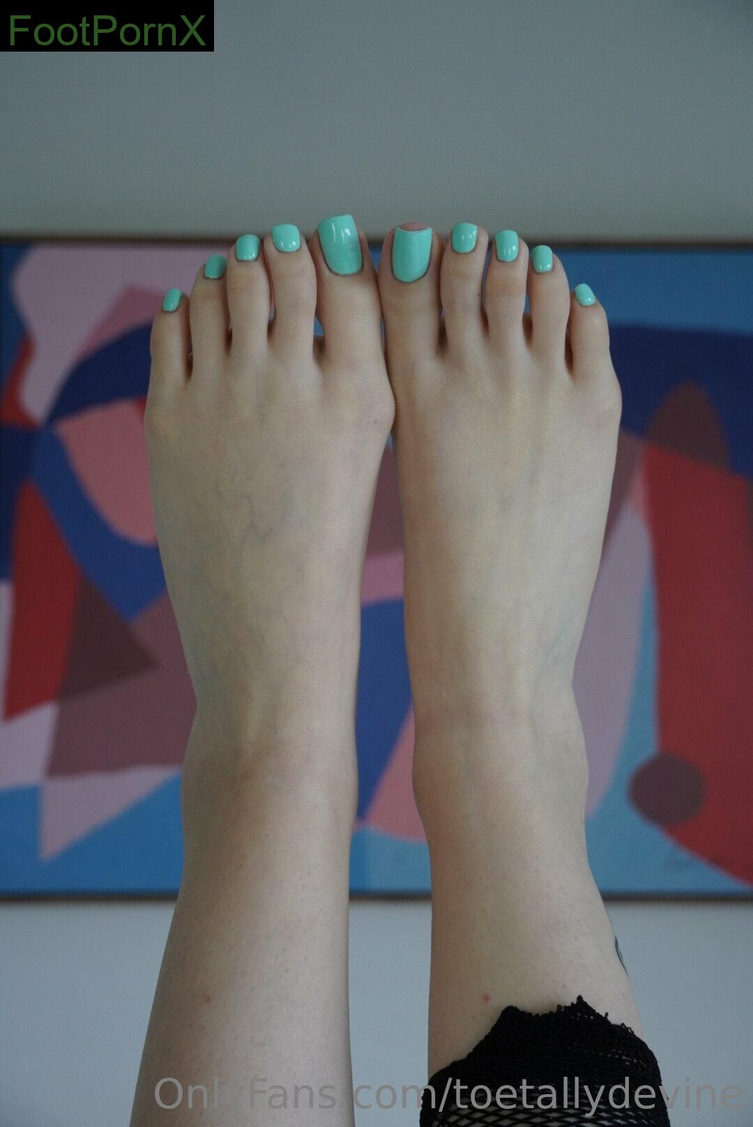 toetallydevine feet