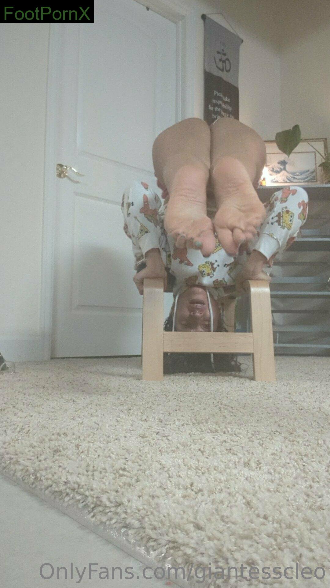 giantesscleo feet