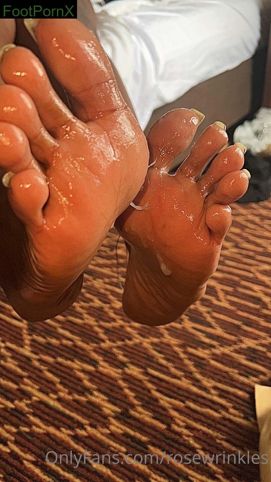 rosewrinkles feet