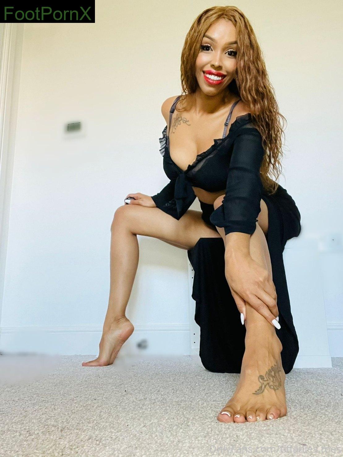 tiffanies.toes feet