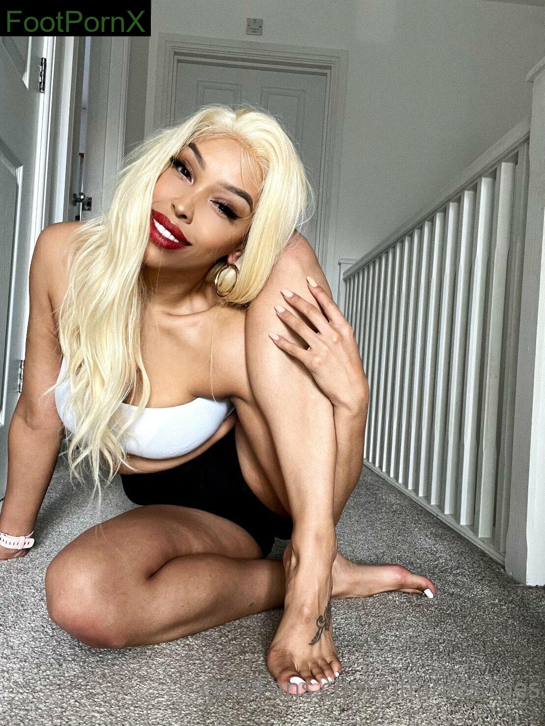 tiffanies.toes feet
