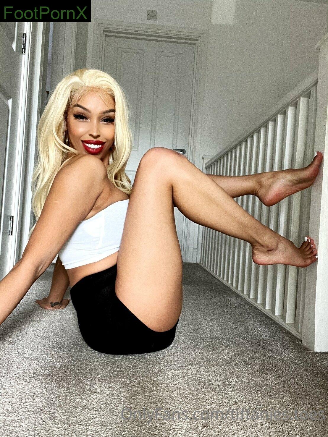 tiffanies.toes feet