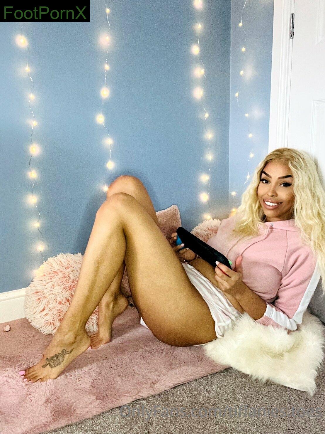 tiffanies.toes feet