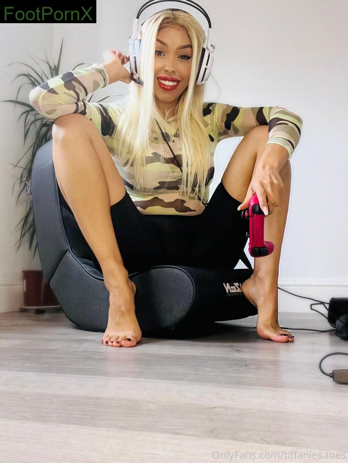 tiffanies.toes feet