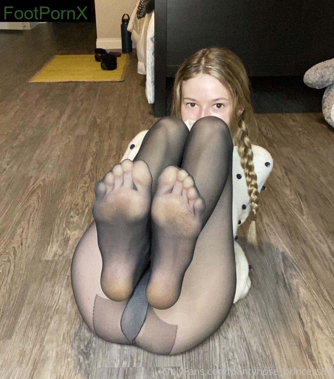 pantyhose_princess99 feet