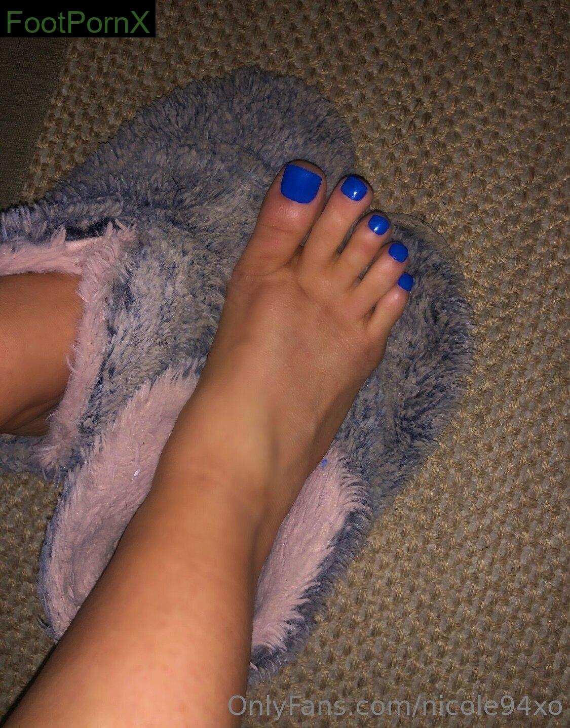 nicole94xo feet