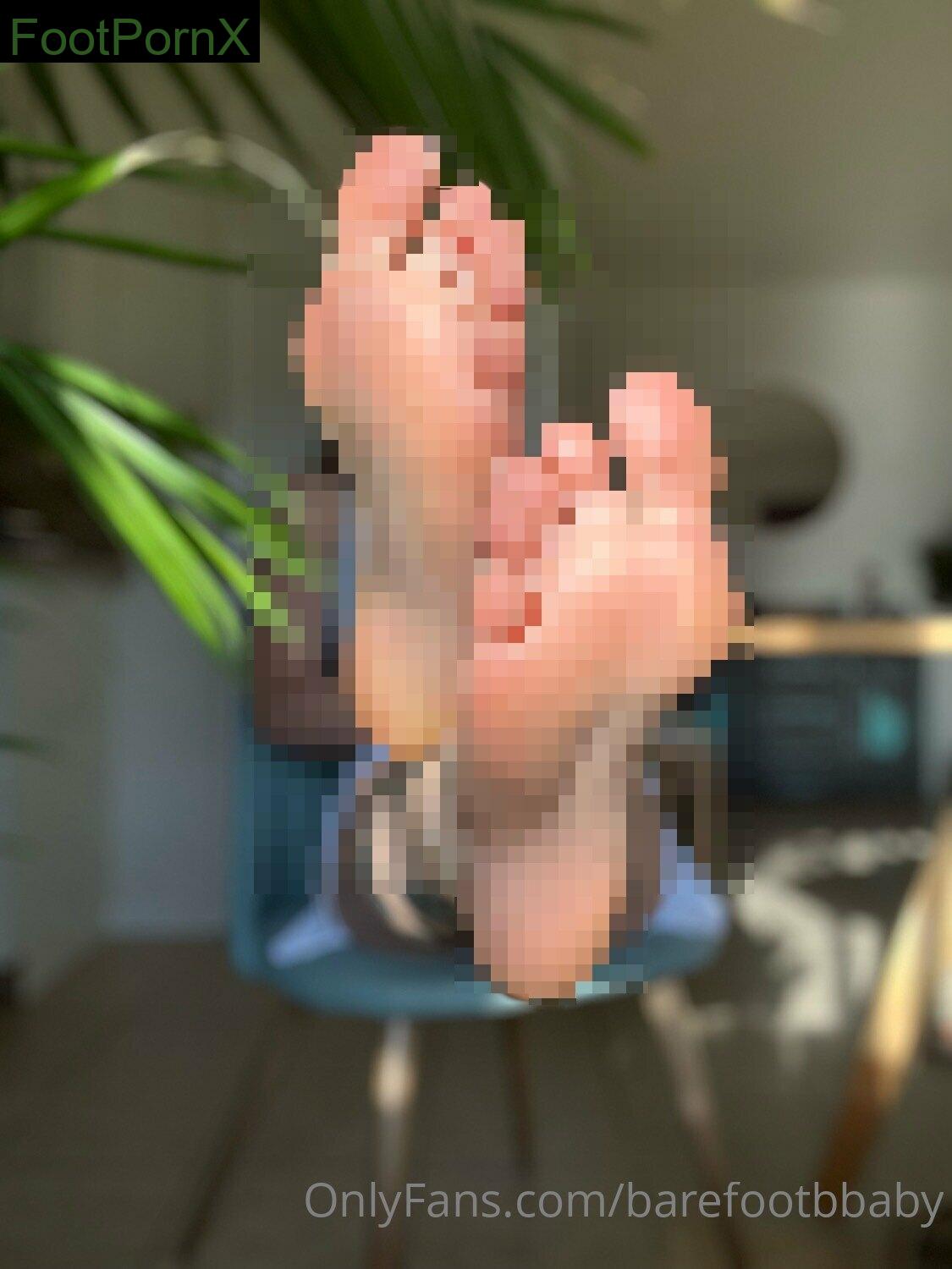 barefootbbaby feet