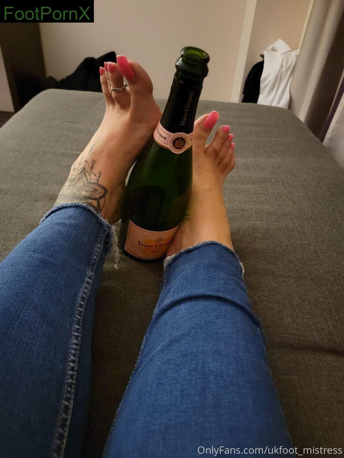 ukfoot_mistress feet