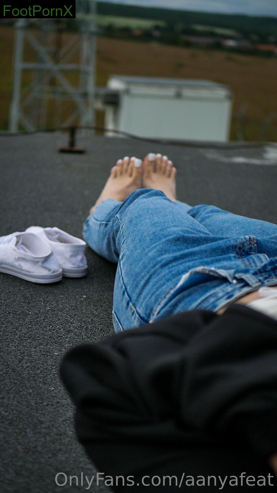 aanyafeat feet