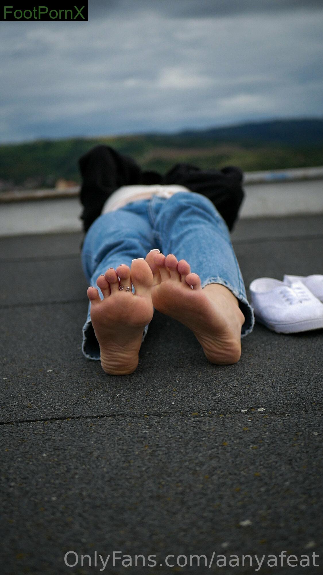 aanyafeat feet