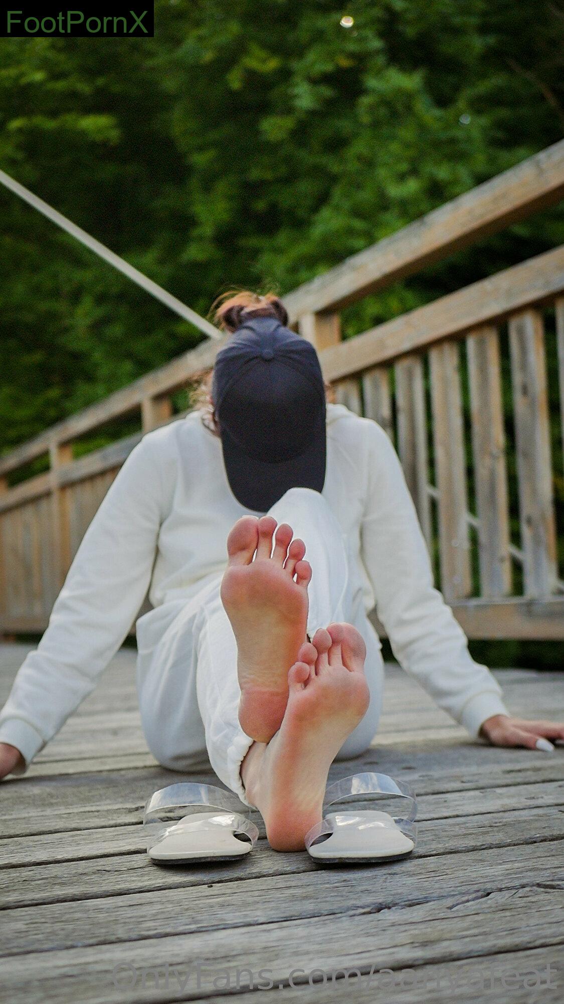 aanyafeat feet