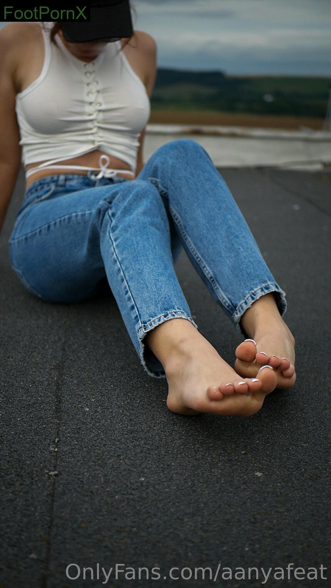 aanyafeat feet