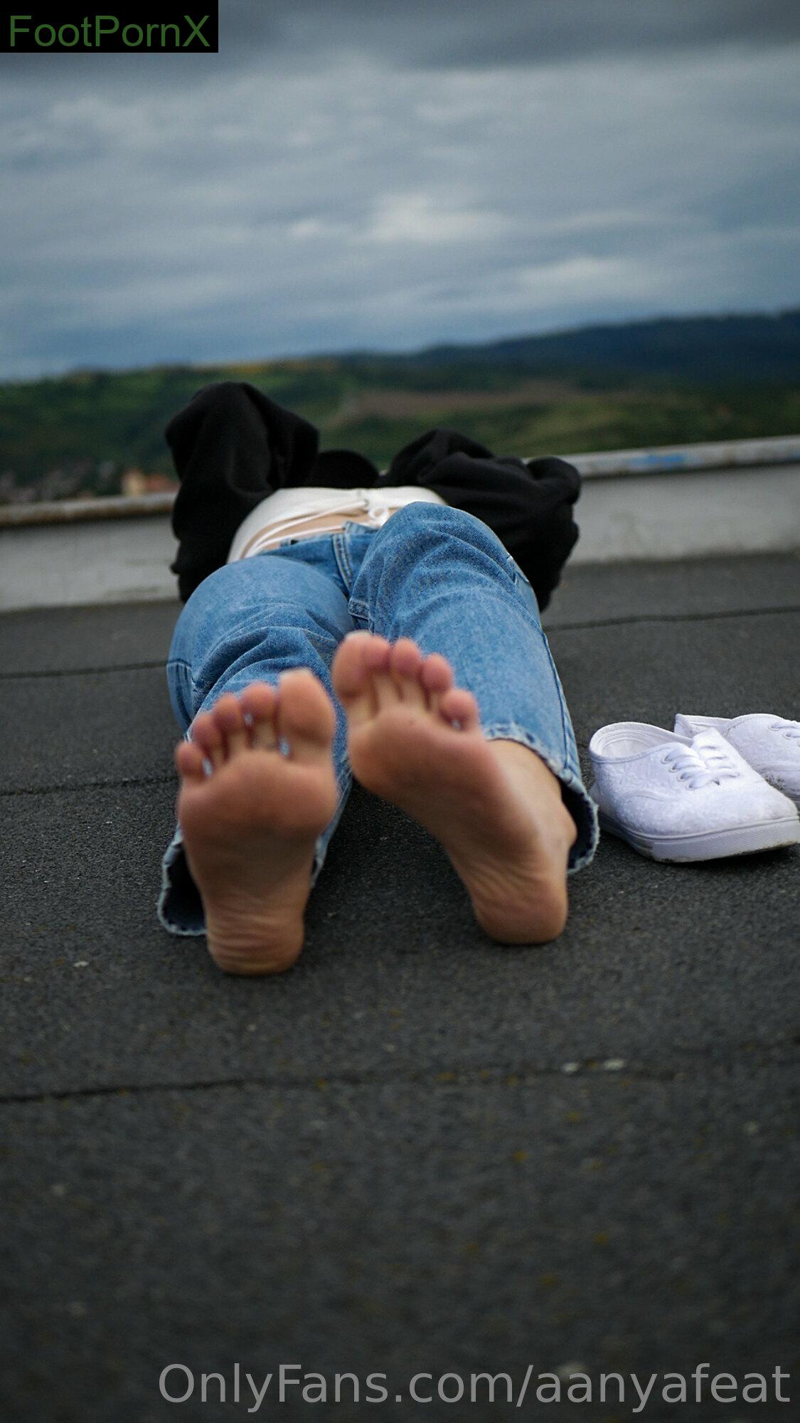 aanyafeat feet
