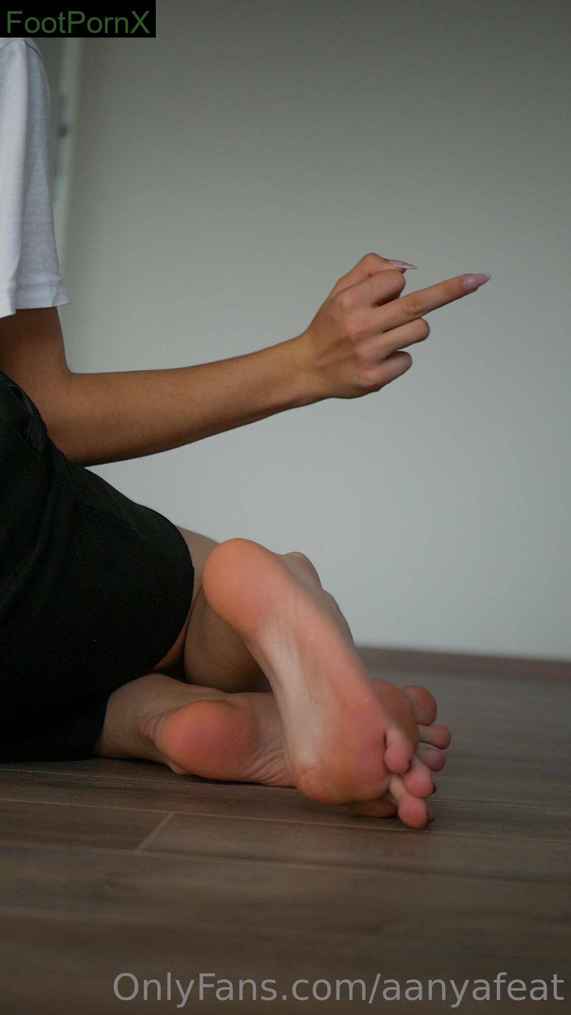 aanyafeat feet