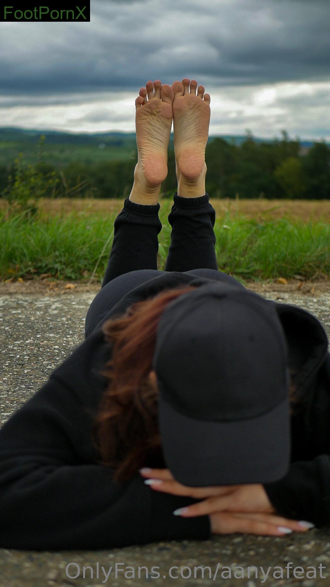 aanyafeat feet
