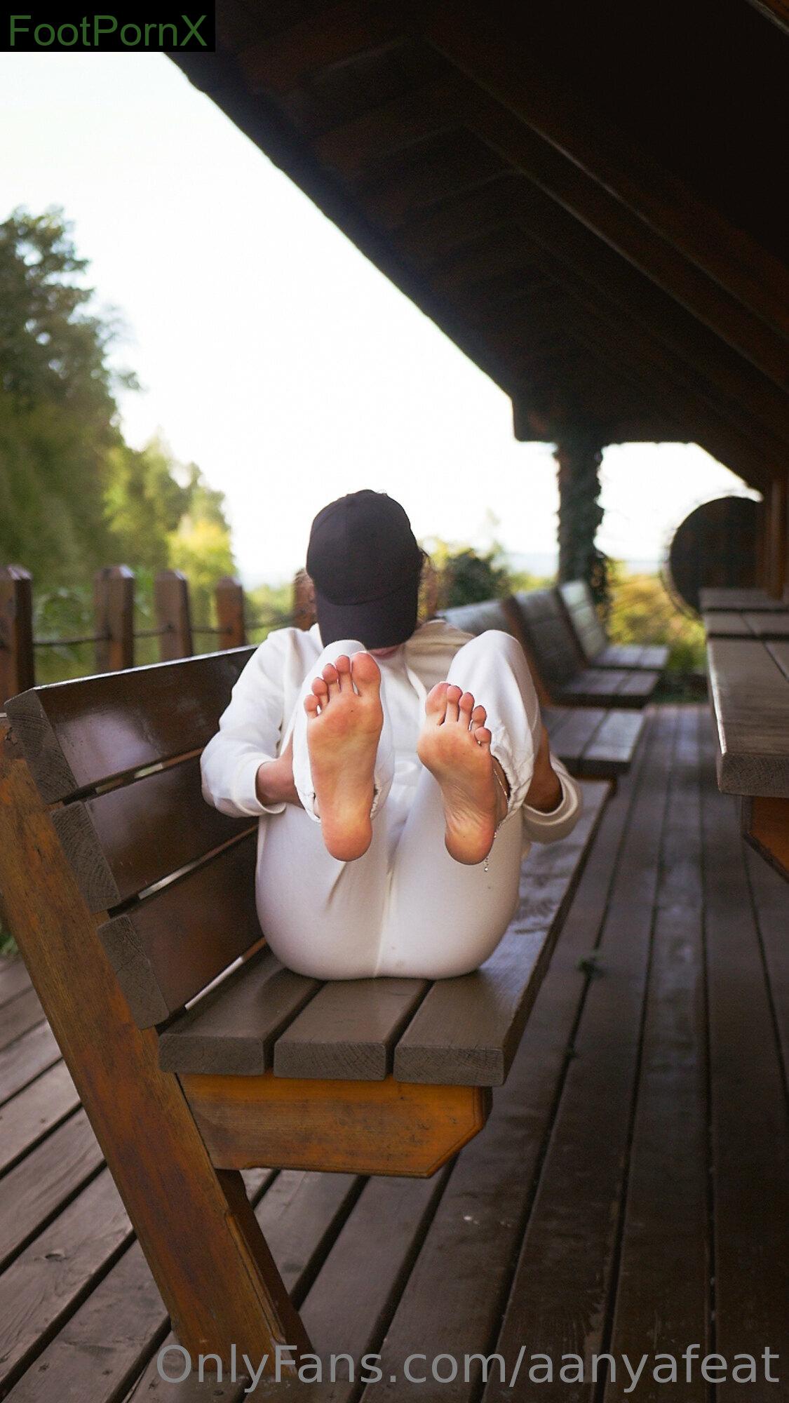 aanyafeat feet