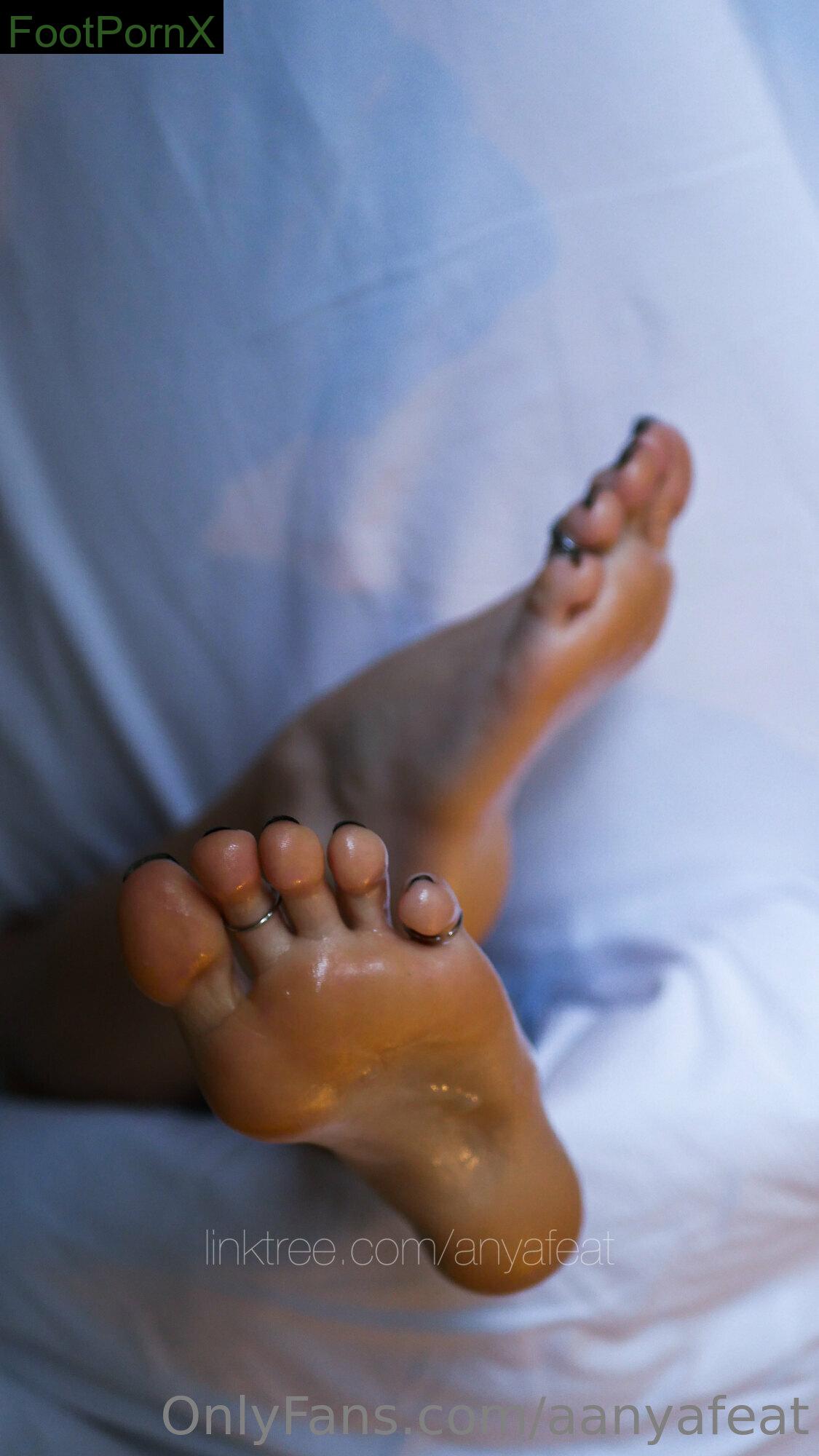 aanyafeat feet