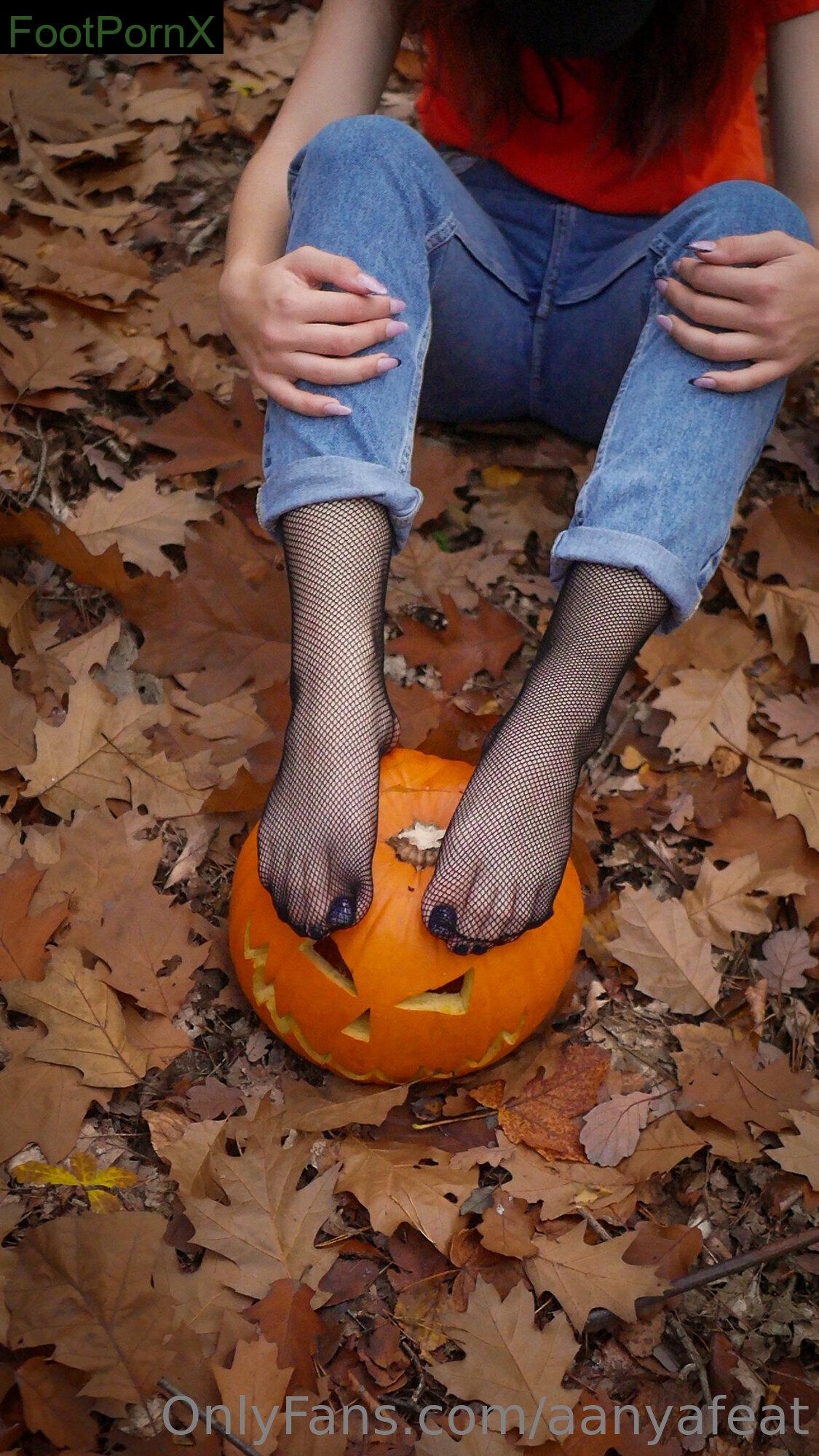 aanyafeat feet
