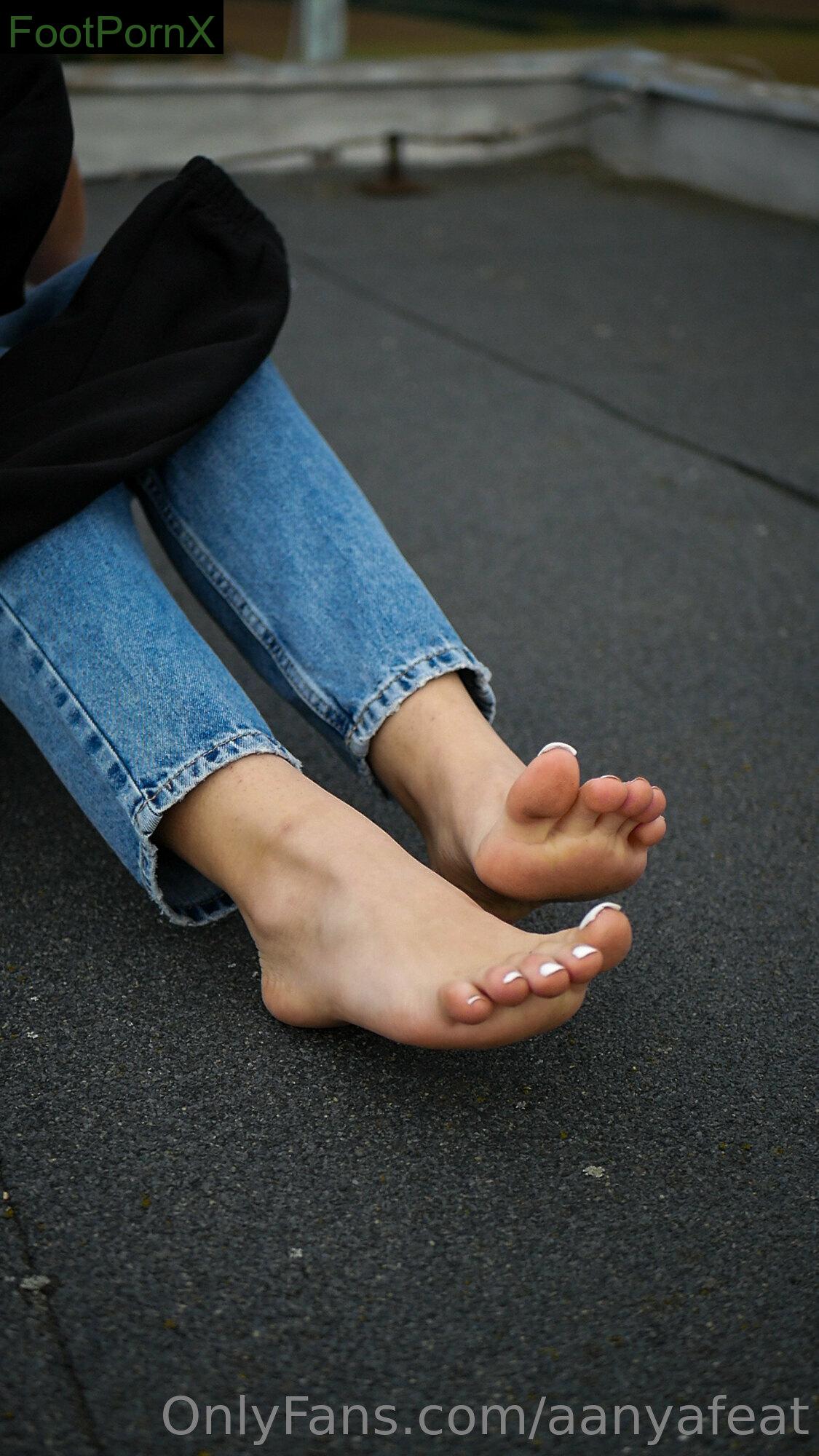 aanyafeat feet