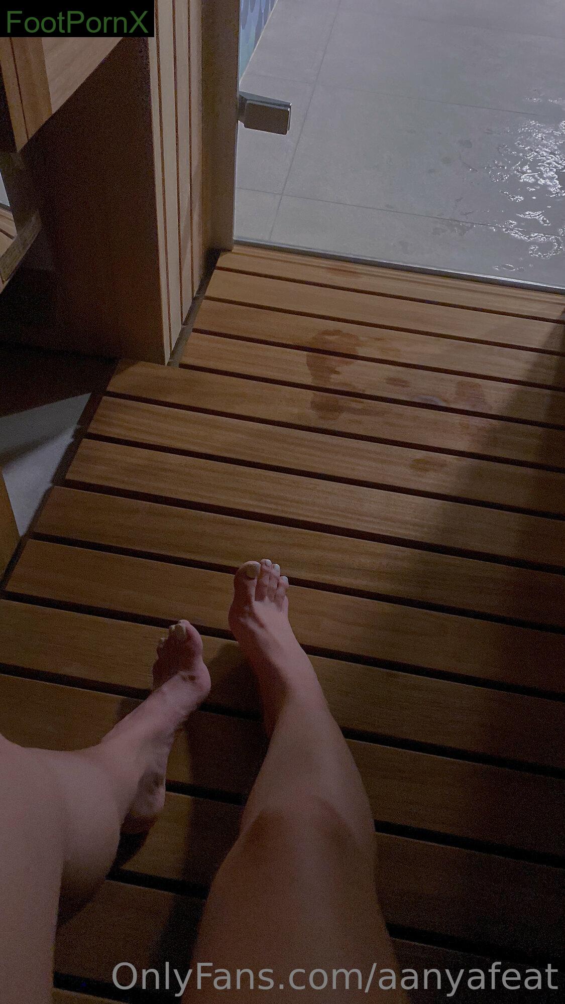 aanyafeat feet