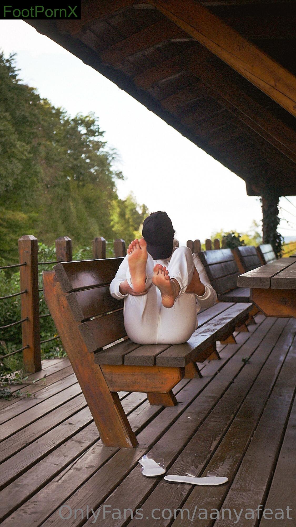 aanyafeat feet