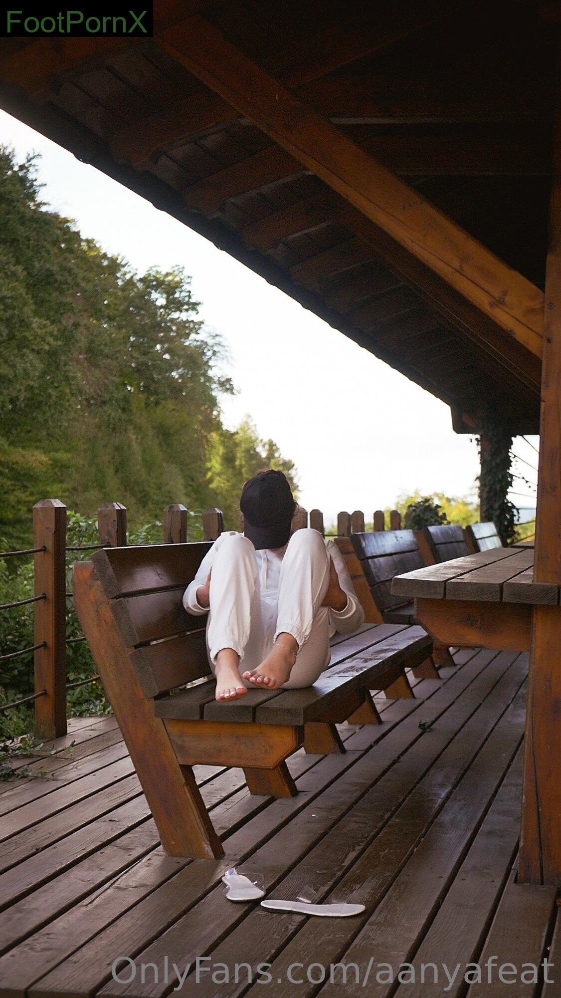 aanyafeat feet