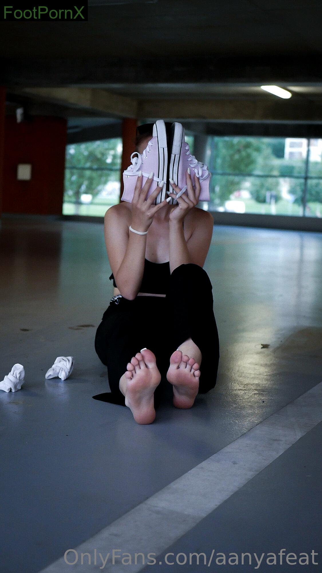 aanyafeat feet