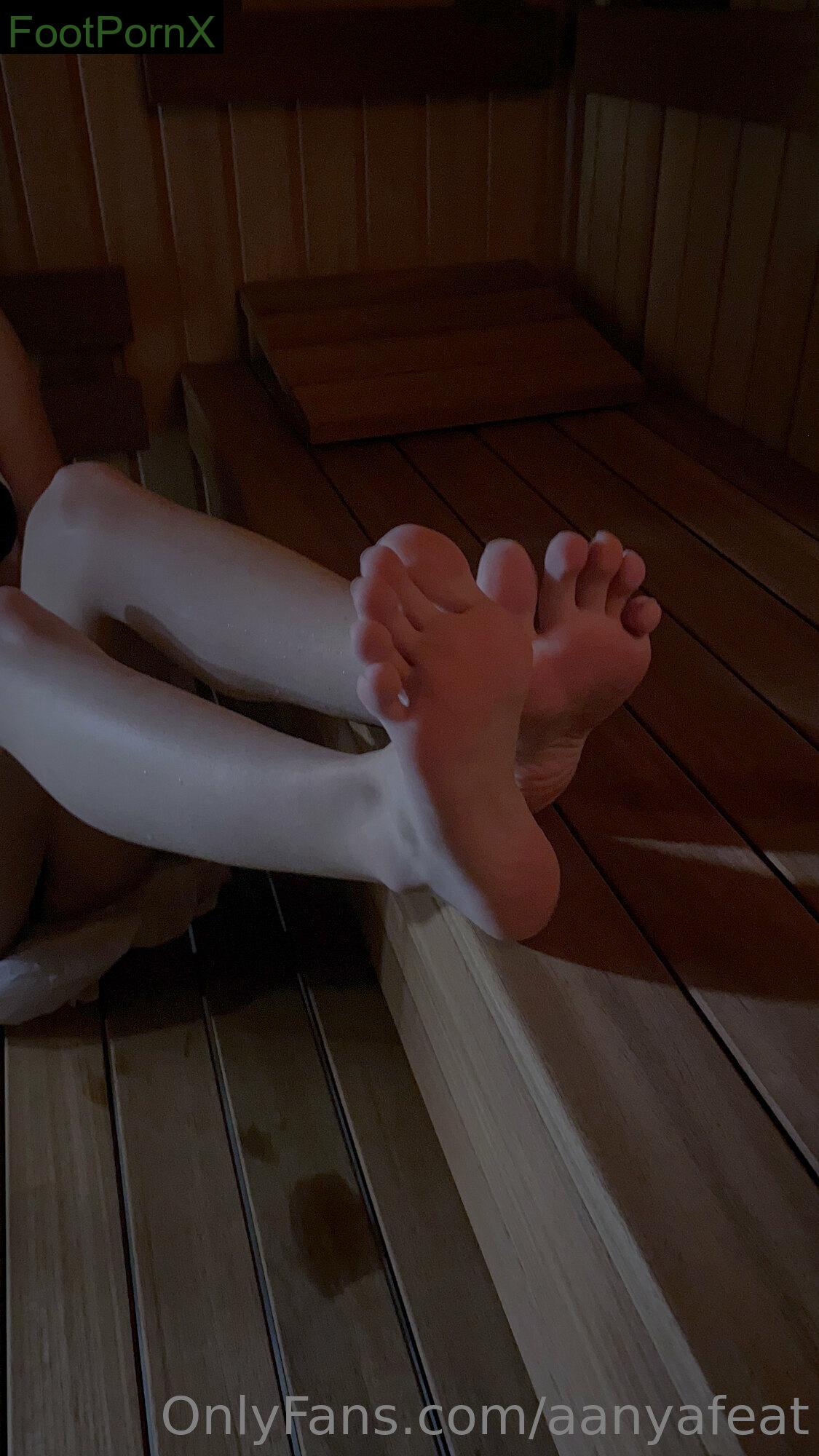 aanyafeat feet