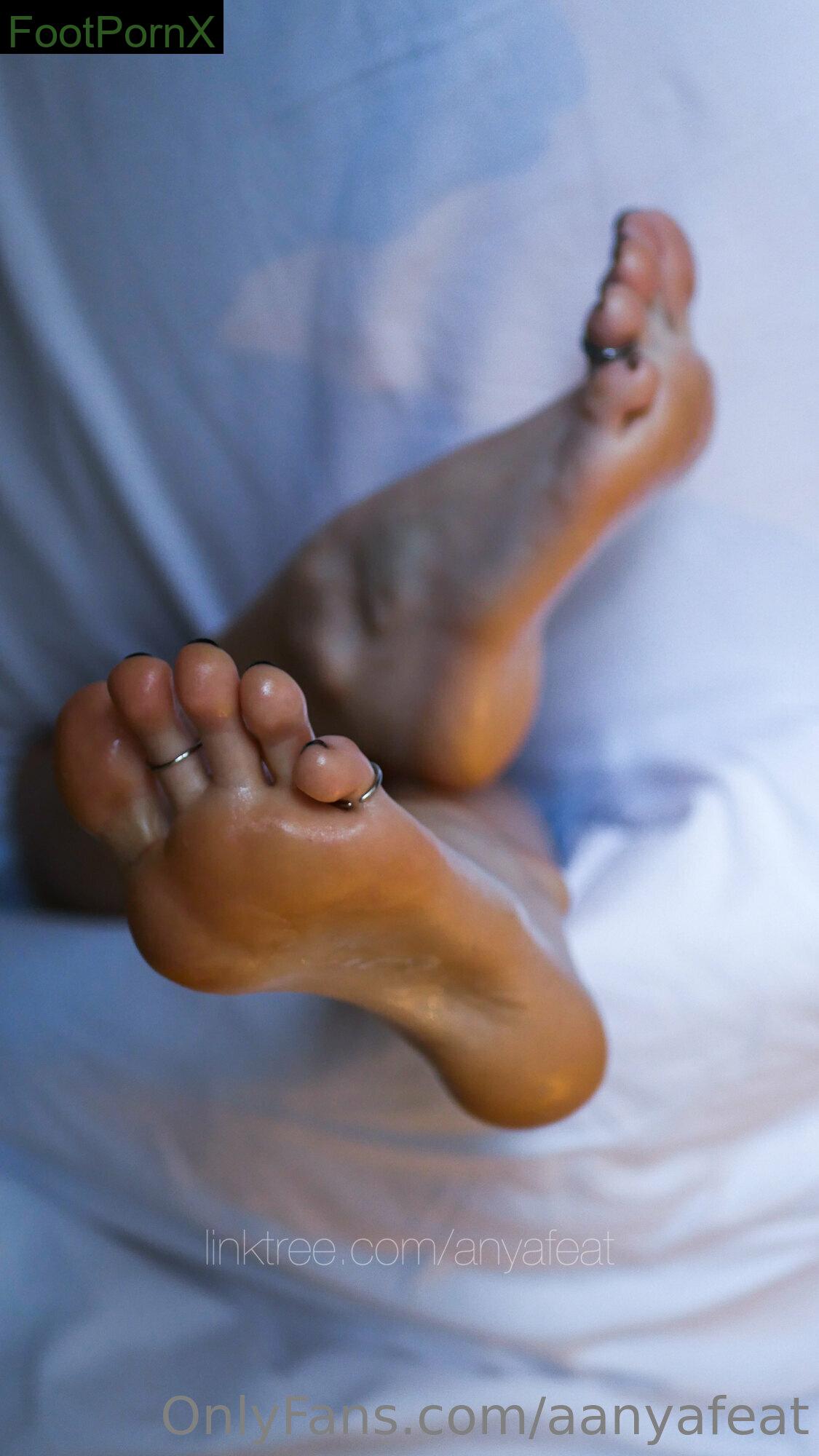 aanyafeat feet