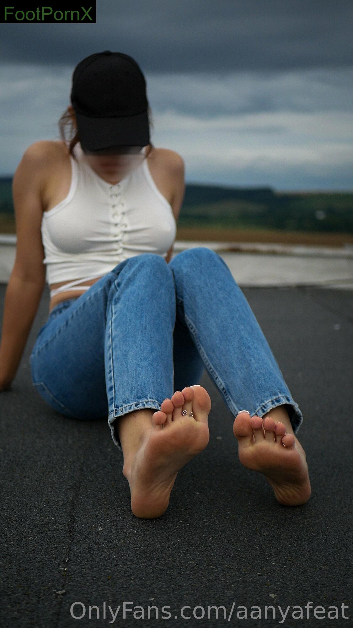 aanyafeat feet