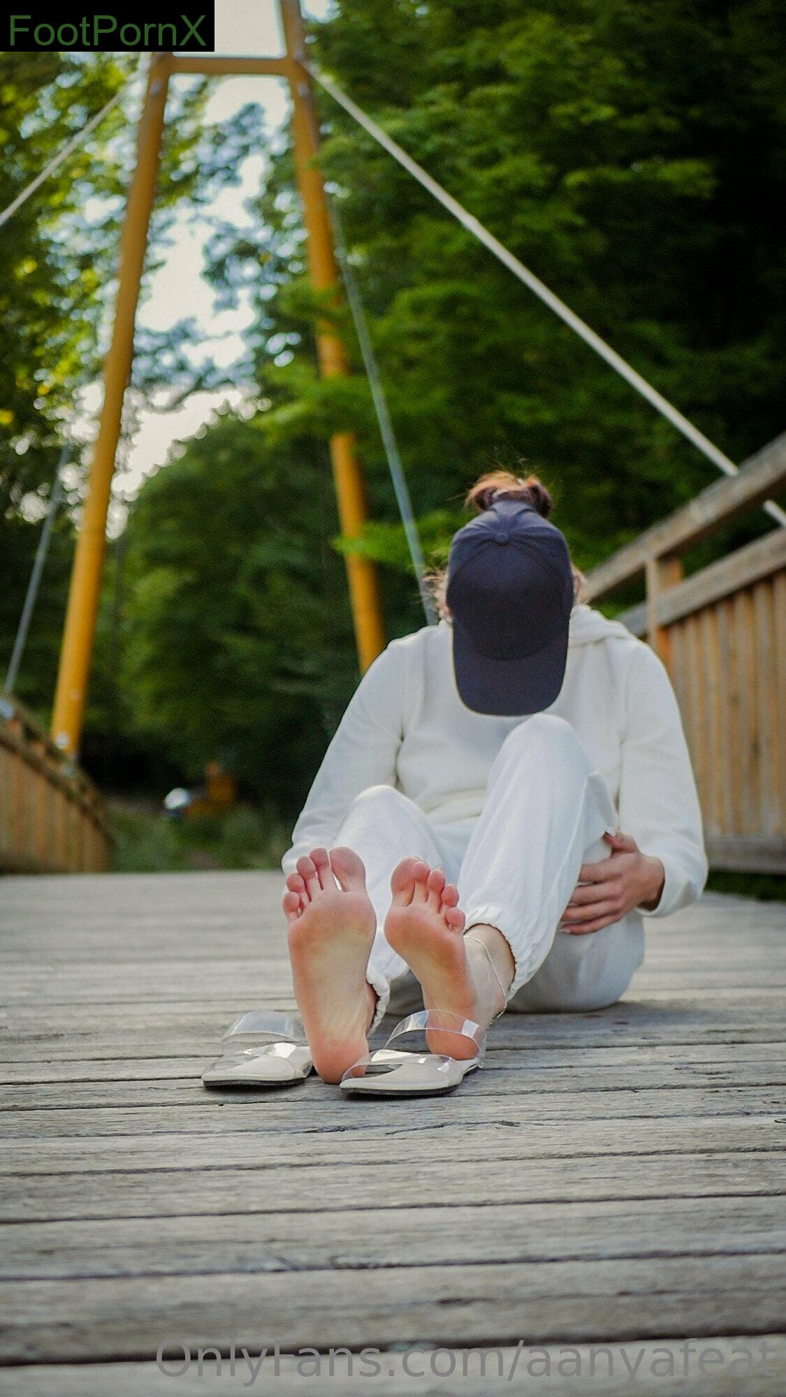 aanyafeat feet