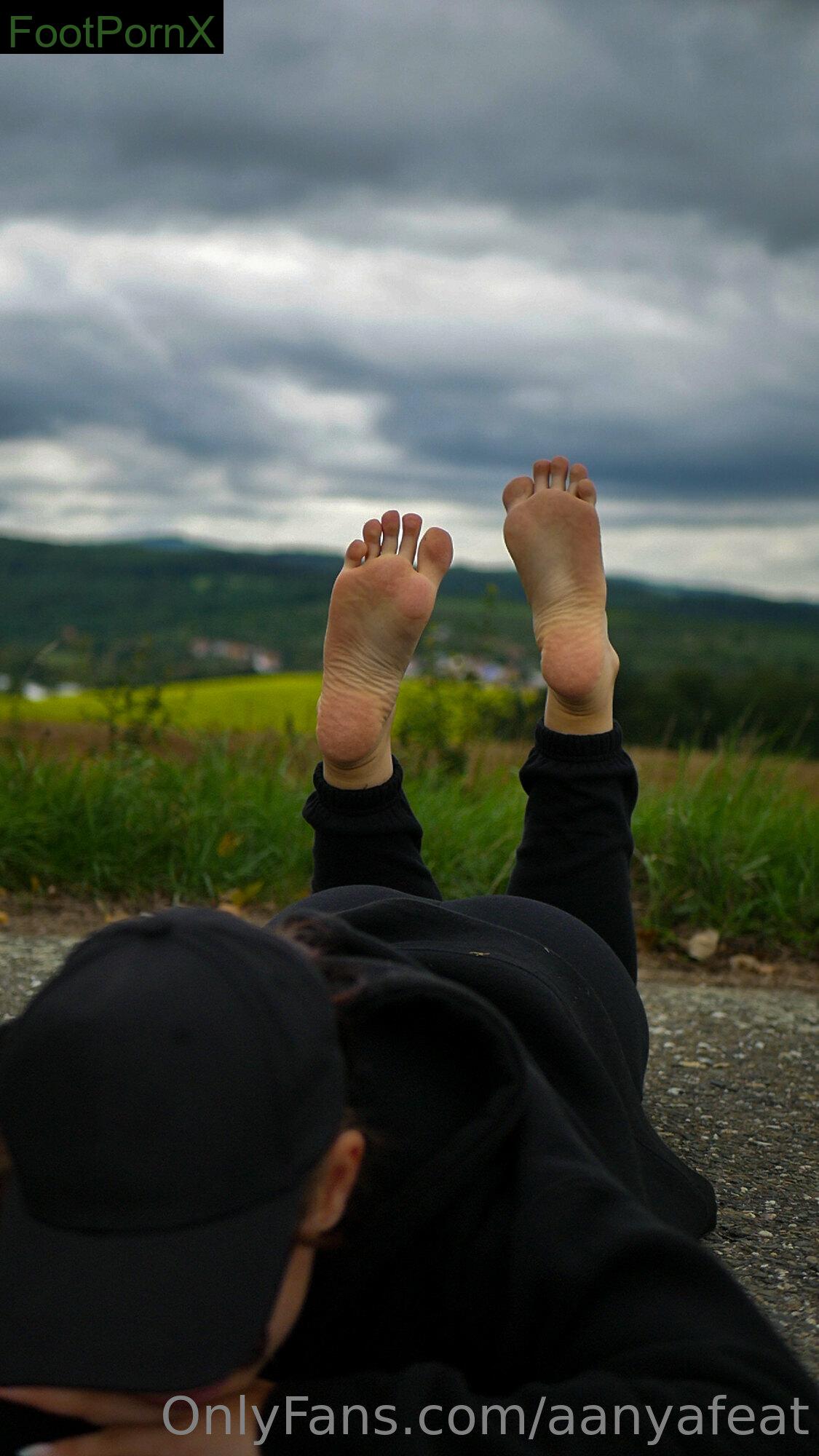 aanyafeat feet