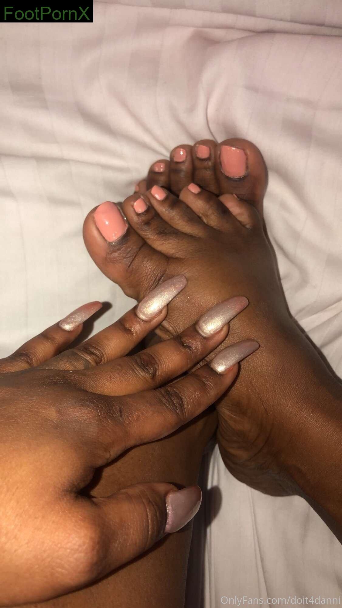 doit4danni feet