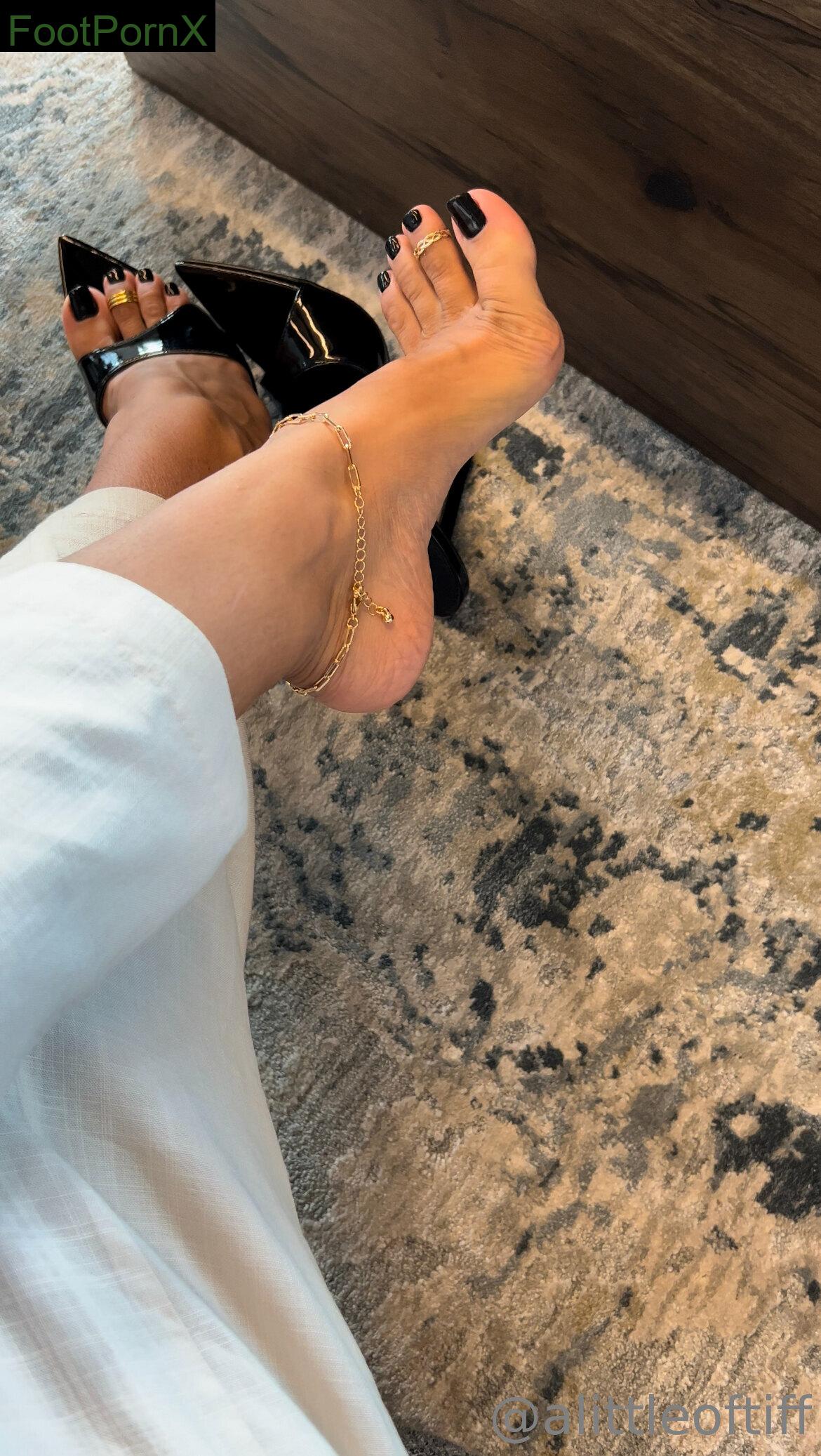 alittleoftiff feet