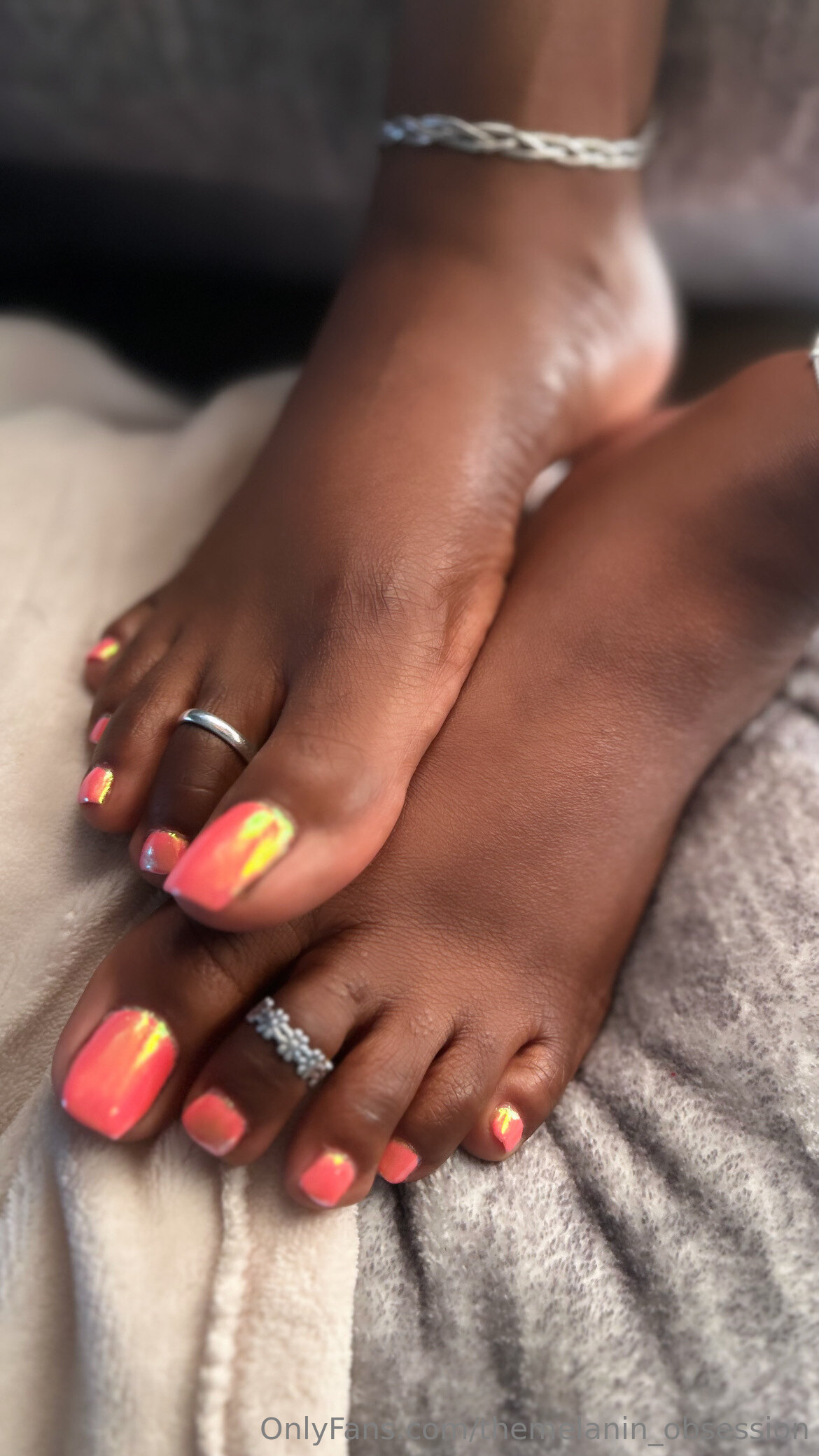 themelanin_obsession feet