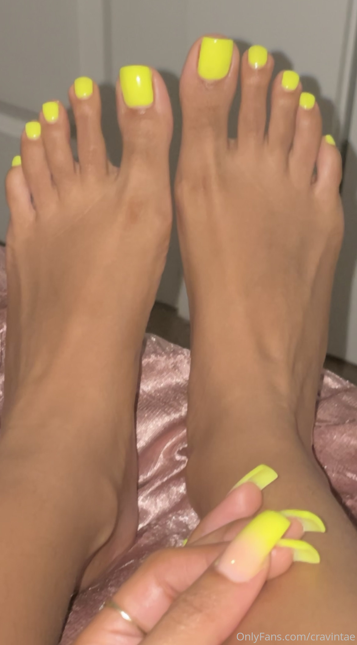 cravintae feet