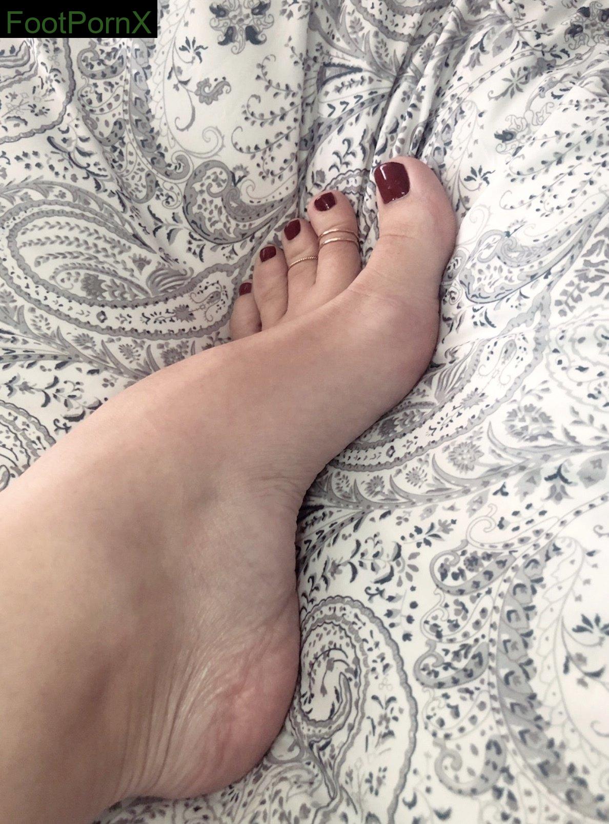 SellMySole - Liv feet