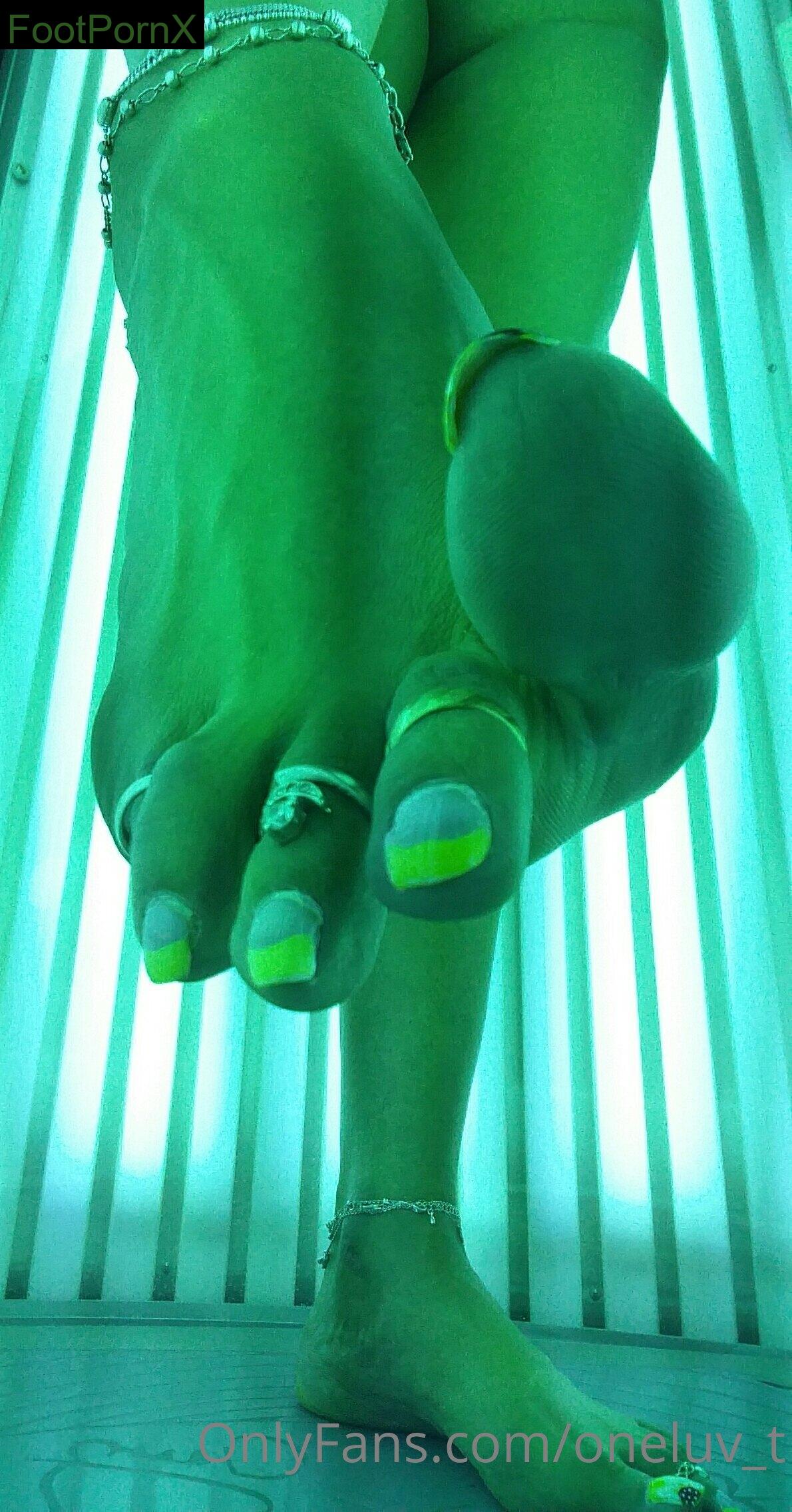 oneluv_t feet