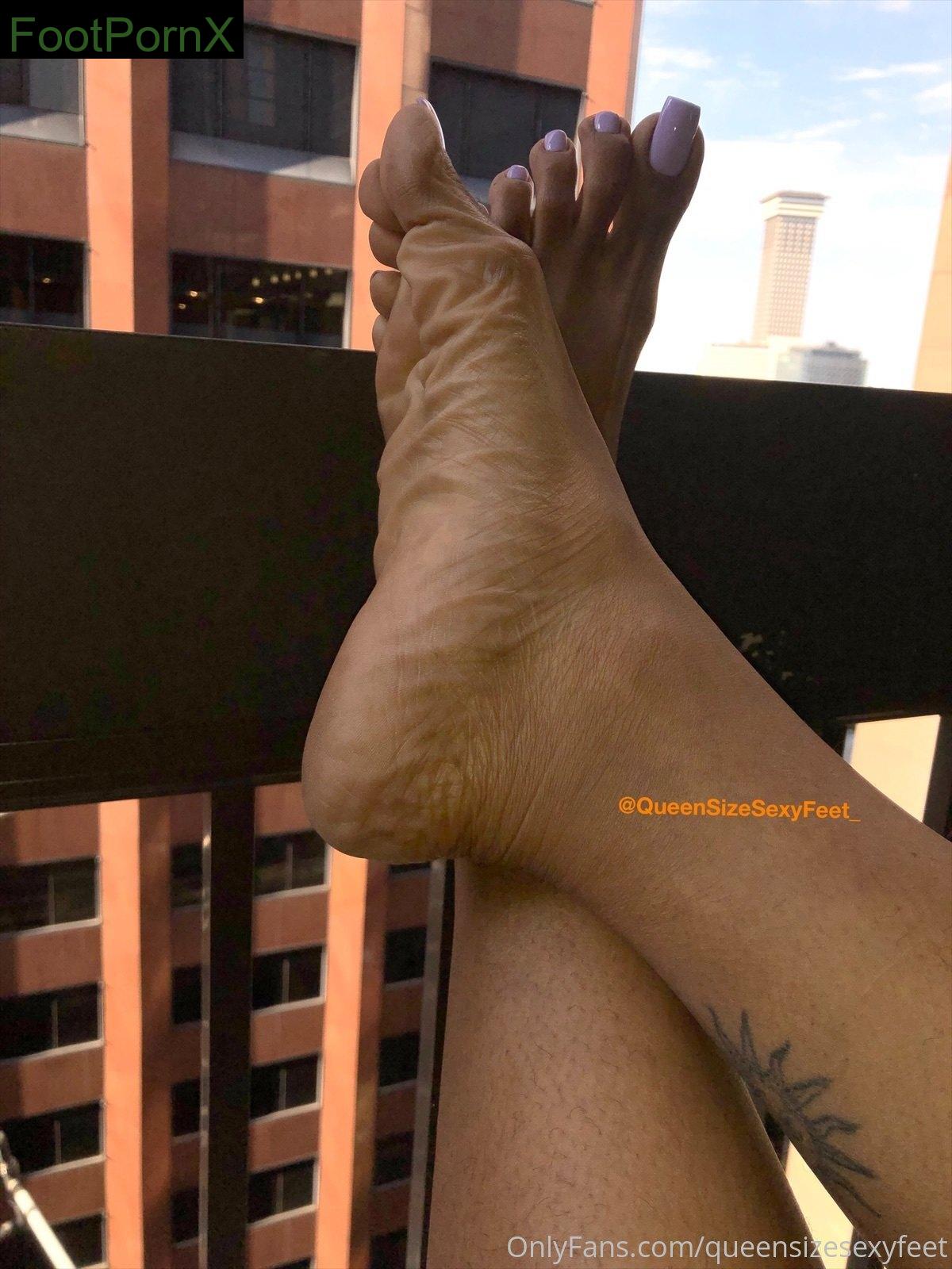 queensizesexyfeet feet