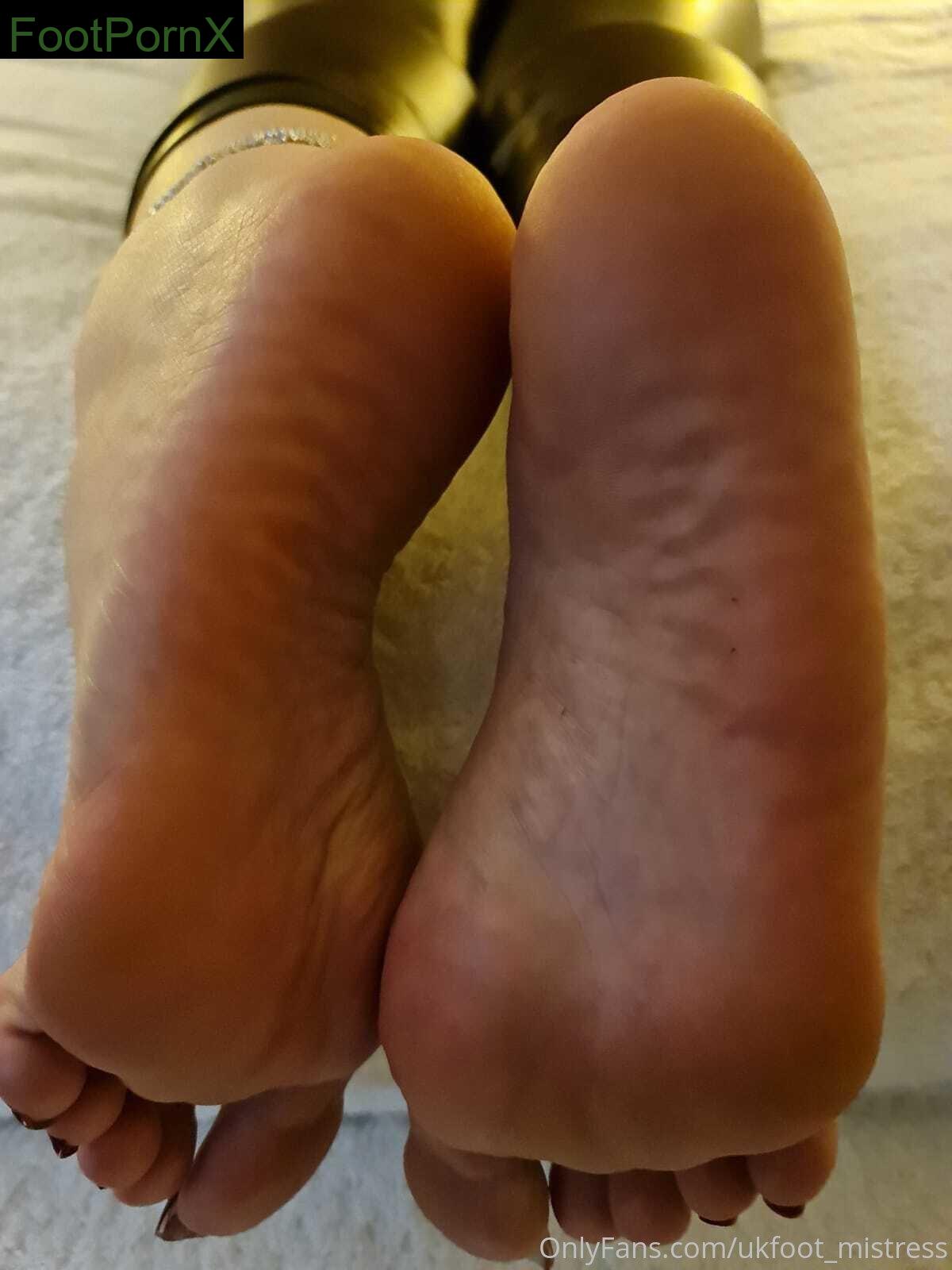 ukfoot_mistress feet