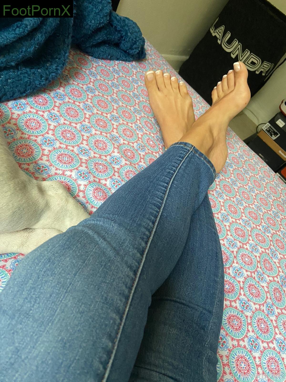 iluvmyfins feet