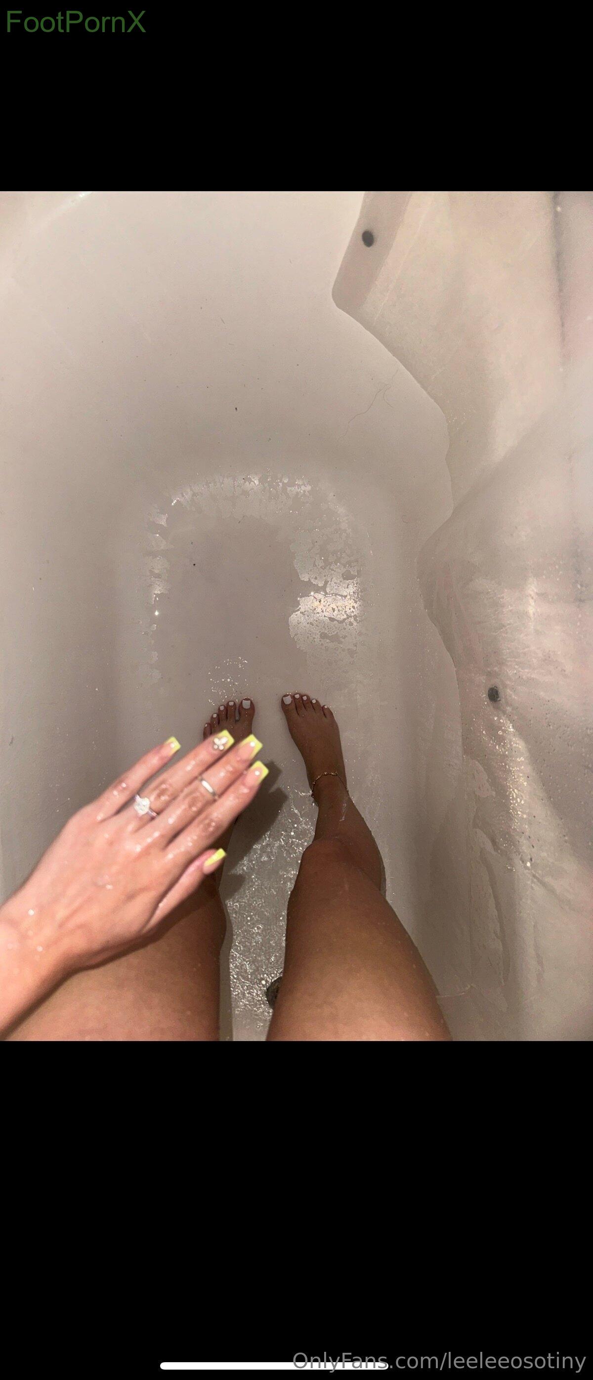 leeleeosotiny feet