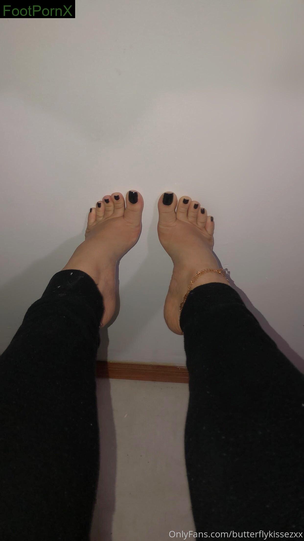 dirtydiannaaa feet