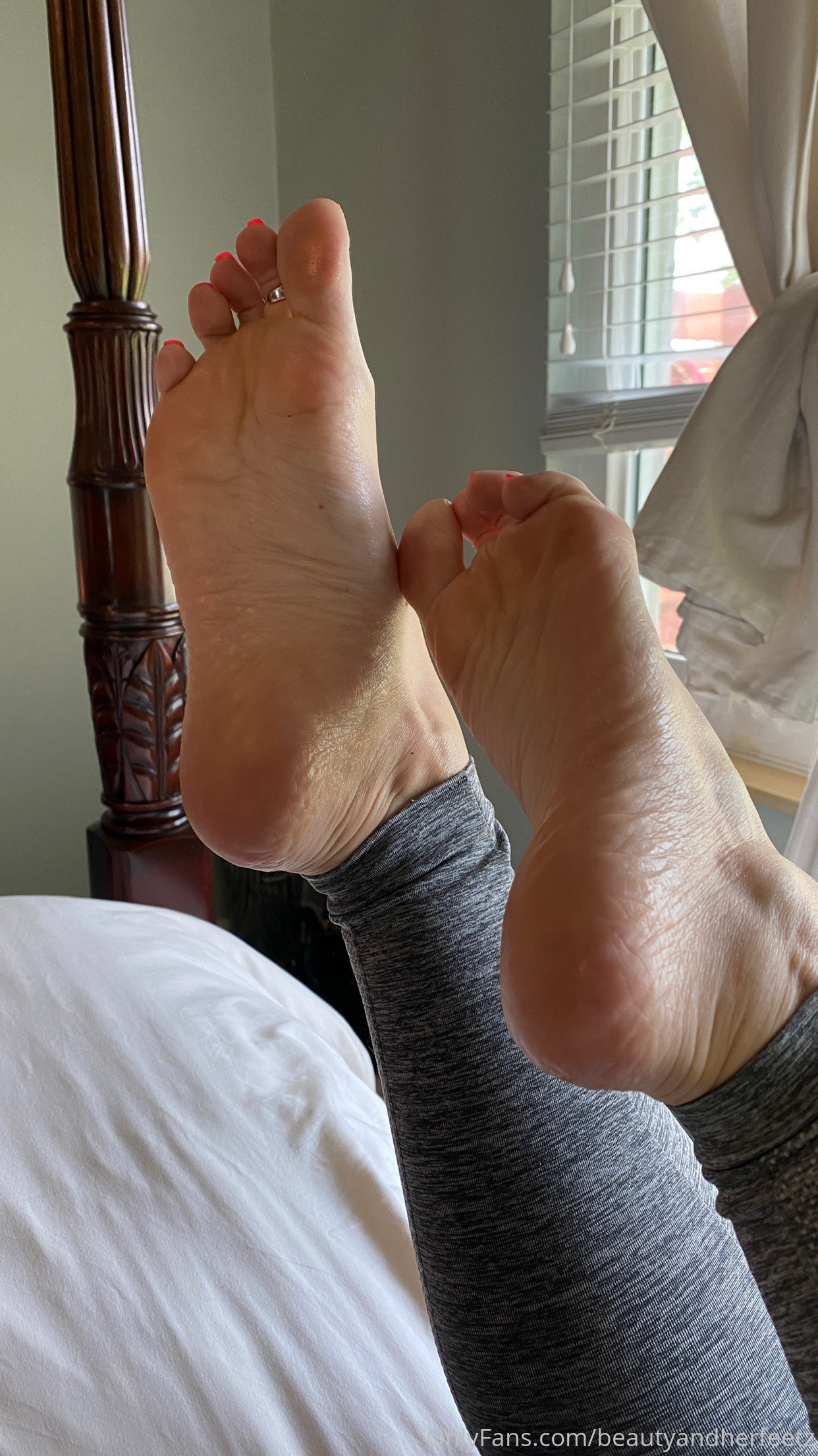 beautyandherfeetz feet