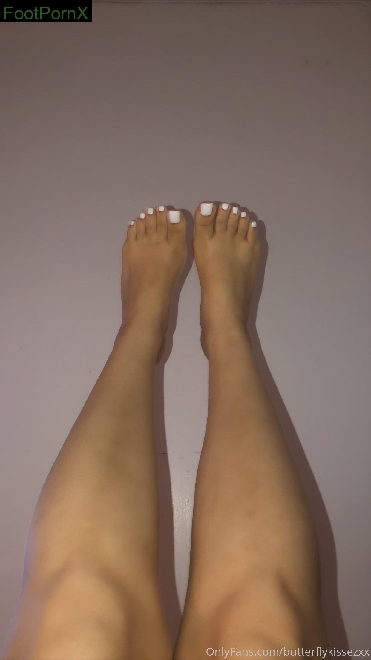 dirtydiannaaa feet