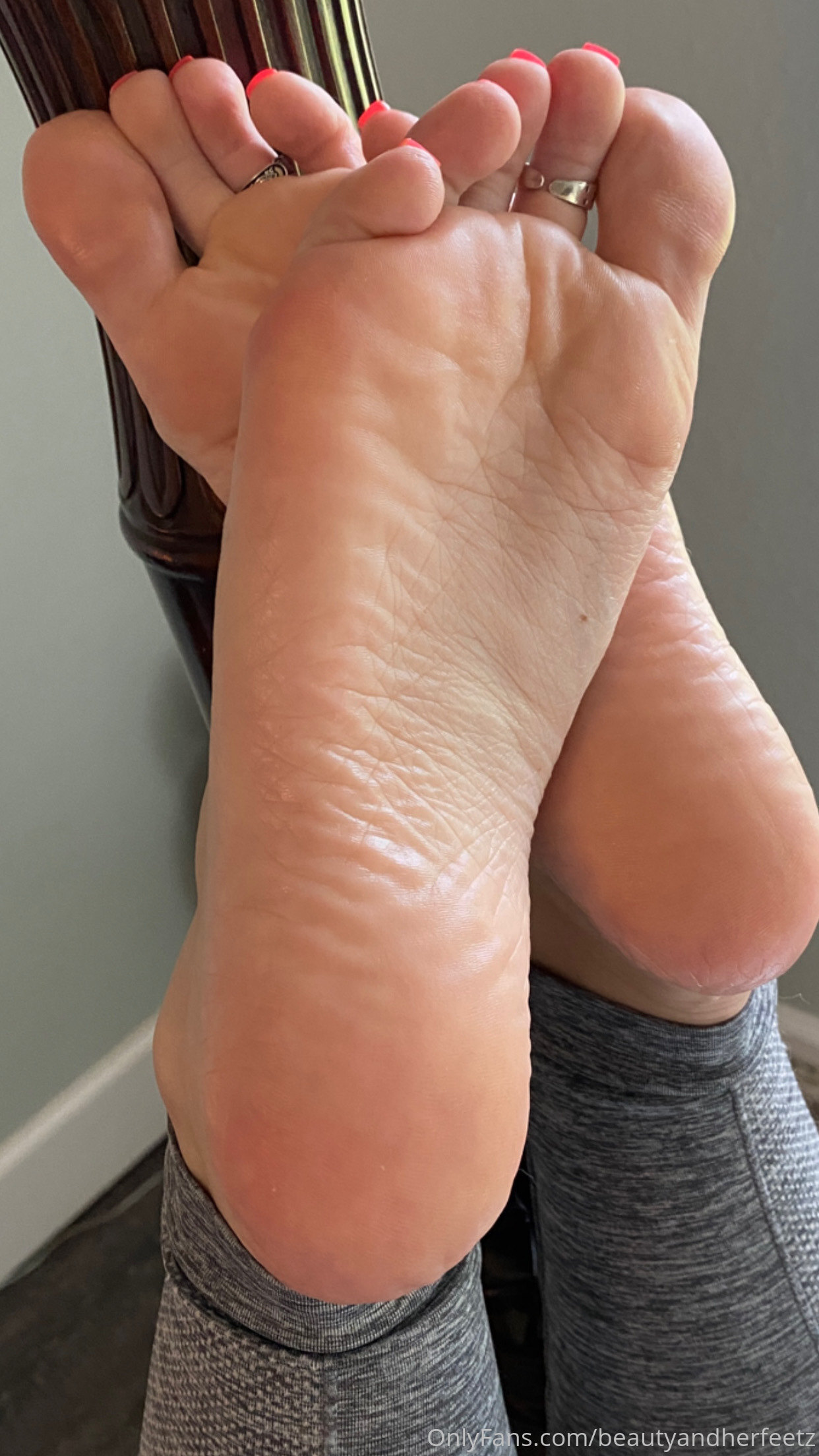 beautyandherfeetz feet