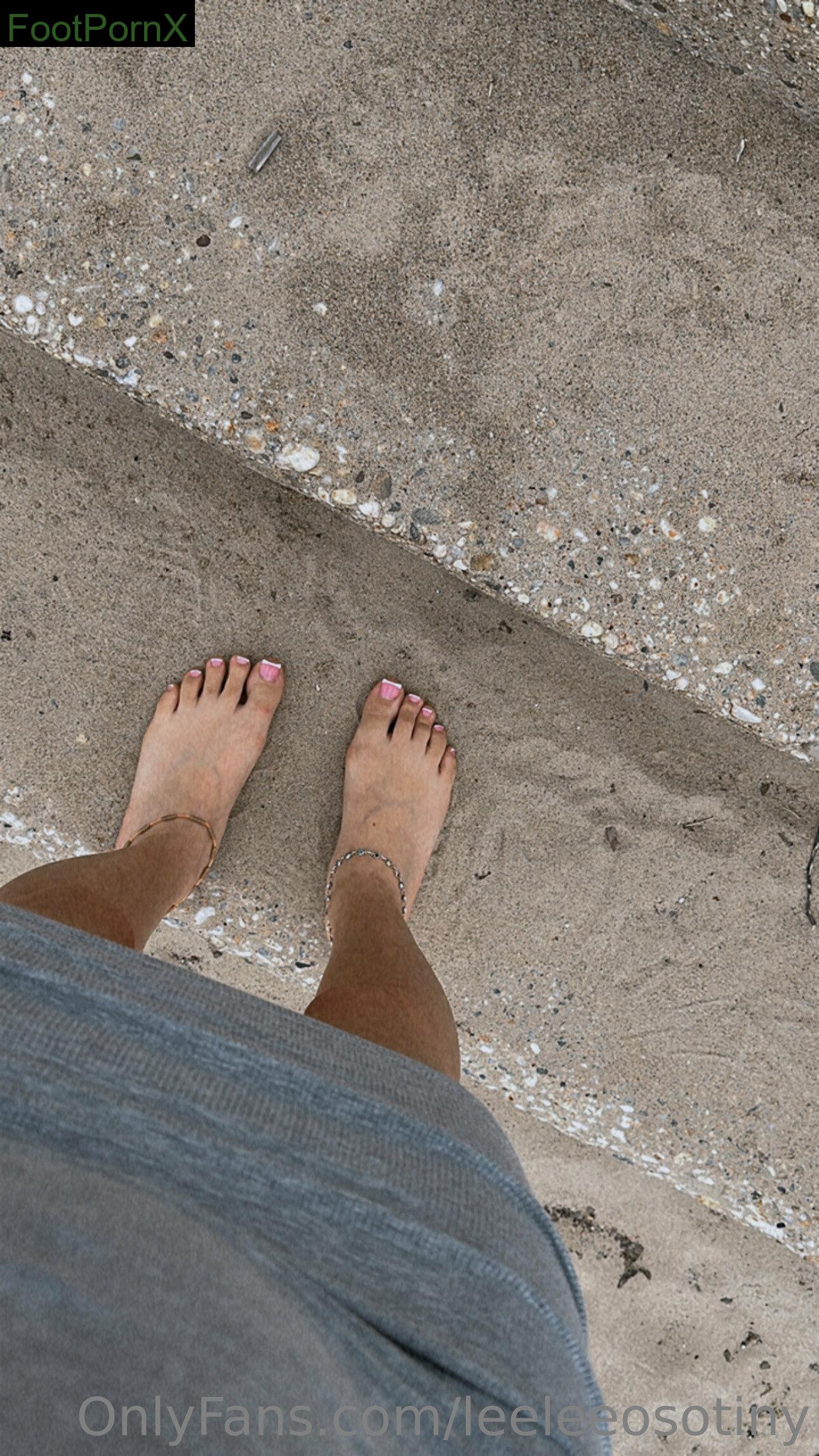 leeleeosotiny feet